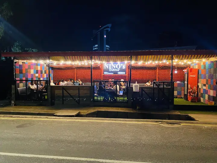 Nino's Restaurant kwa nje